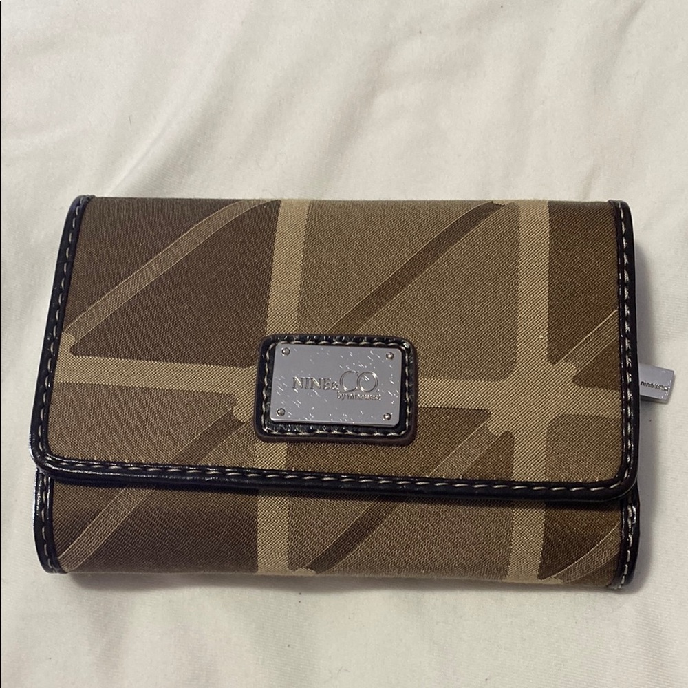 Nine & Co. Brown and Tan Geometric Wallet